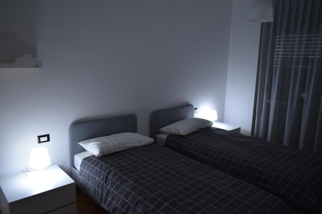 Apartamento House Promenade Santa Giulia Milán Exterior foto