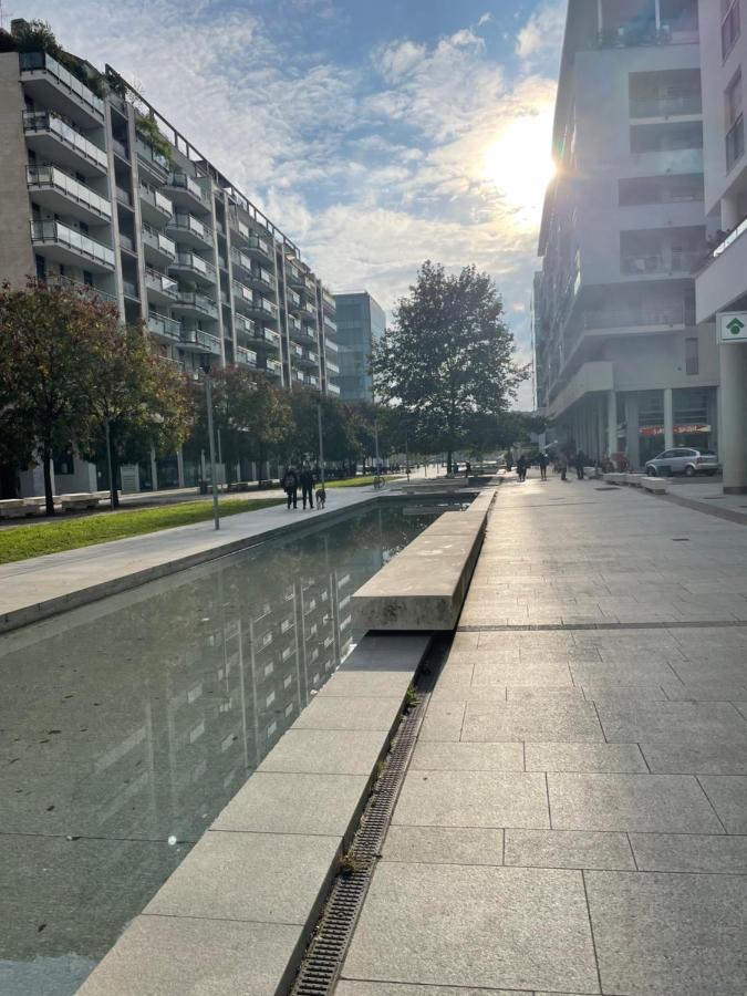 Apartamento House Promenade Santa Giulia Milán Exterior foto